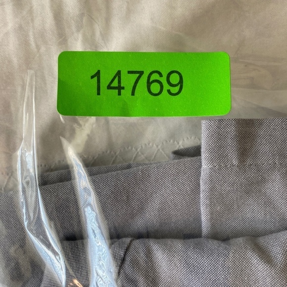 RVCA Boy's Gray Button Down Short Sleeve Dress Shirt Size Medium - Picture 9 of 9